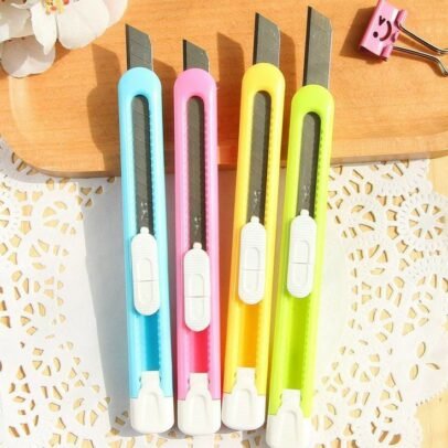 Buy Heavy Duty Paper Cutter Knife 5 PCS Pack with retractable sharp blades.