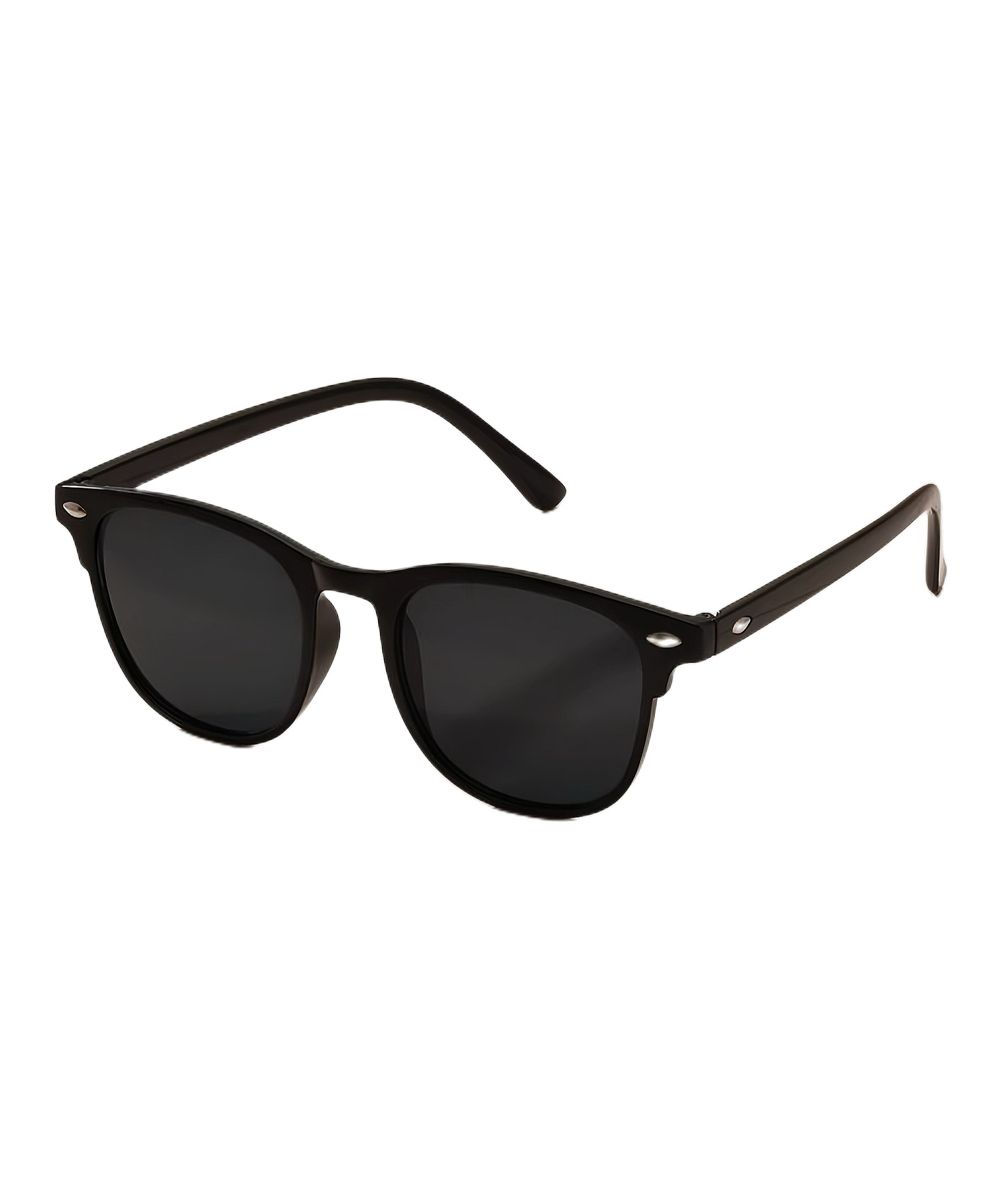 Classic black sunglasses with UV protection lenses and lightweight frame for men and women, suitable for driving, travel and outdoor activities